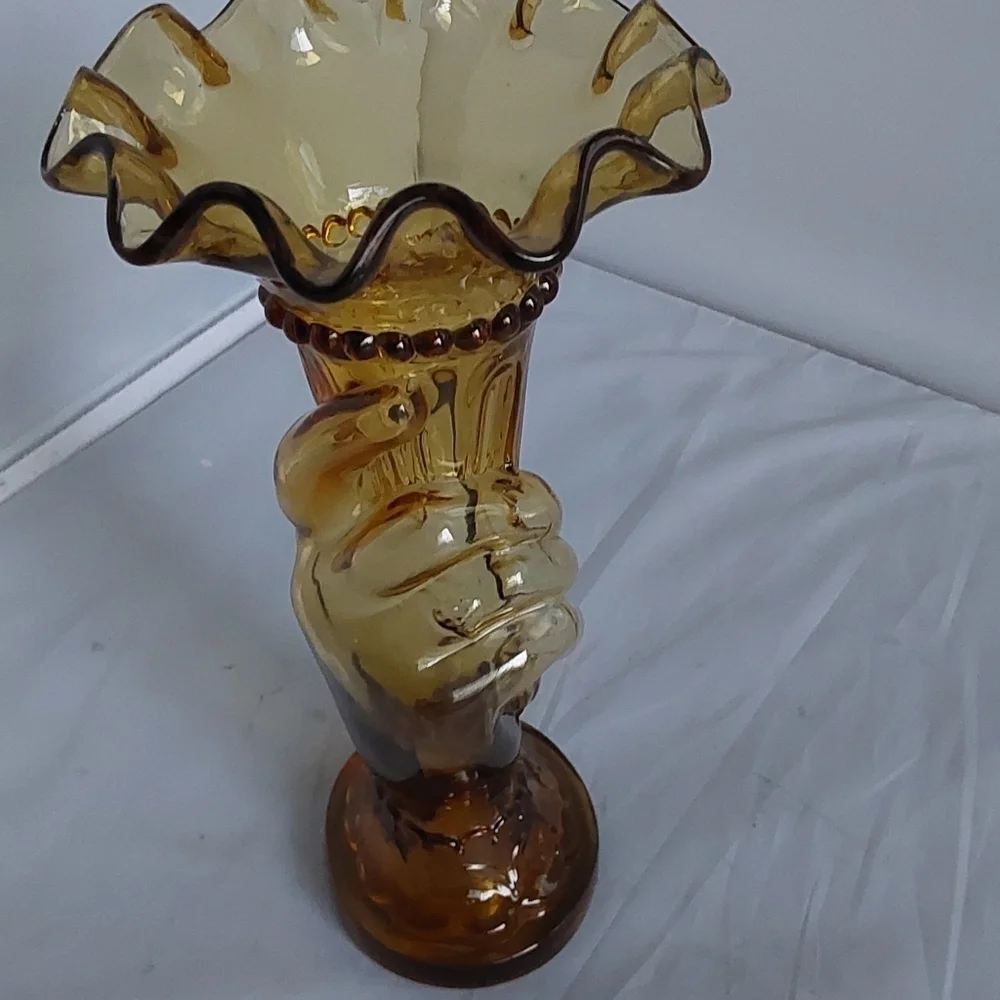 Victorian‎ QUEEN HAND ĤELD AMBER BUD VASE